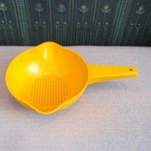 Tupperware strainer